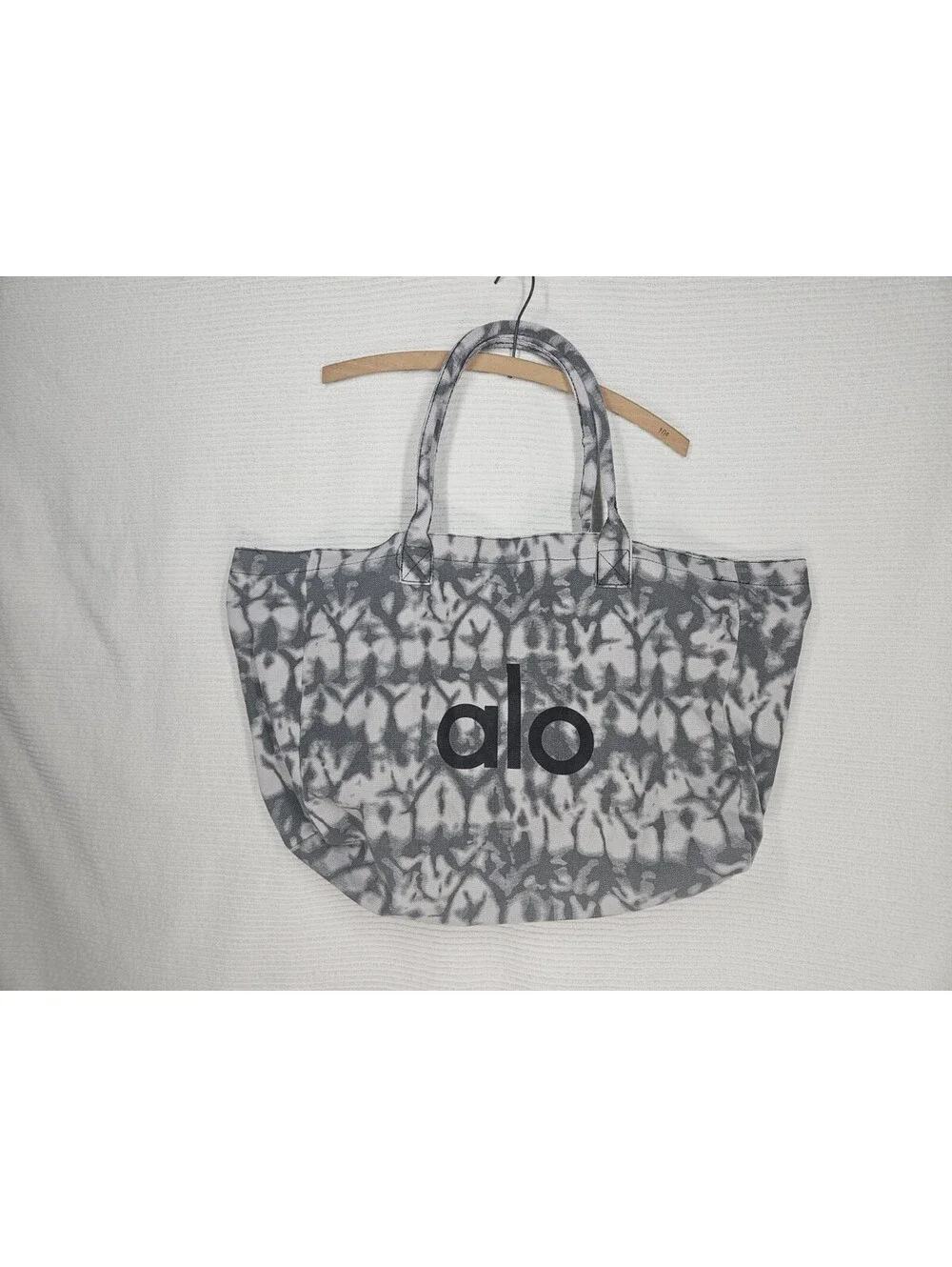 ALO Yoga Gray Tie Dye Large Canvas Tote Bag Gym Oblong Open Shoulder Strap